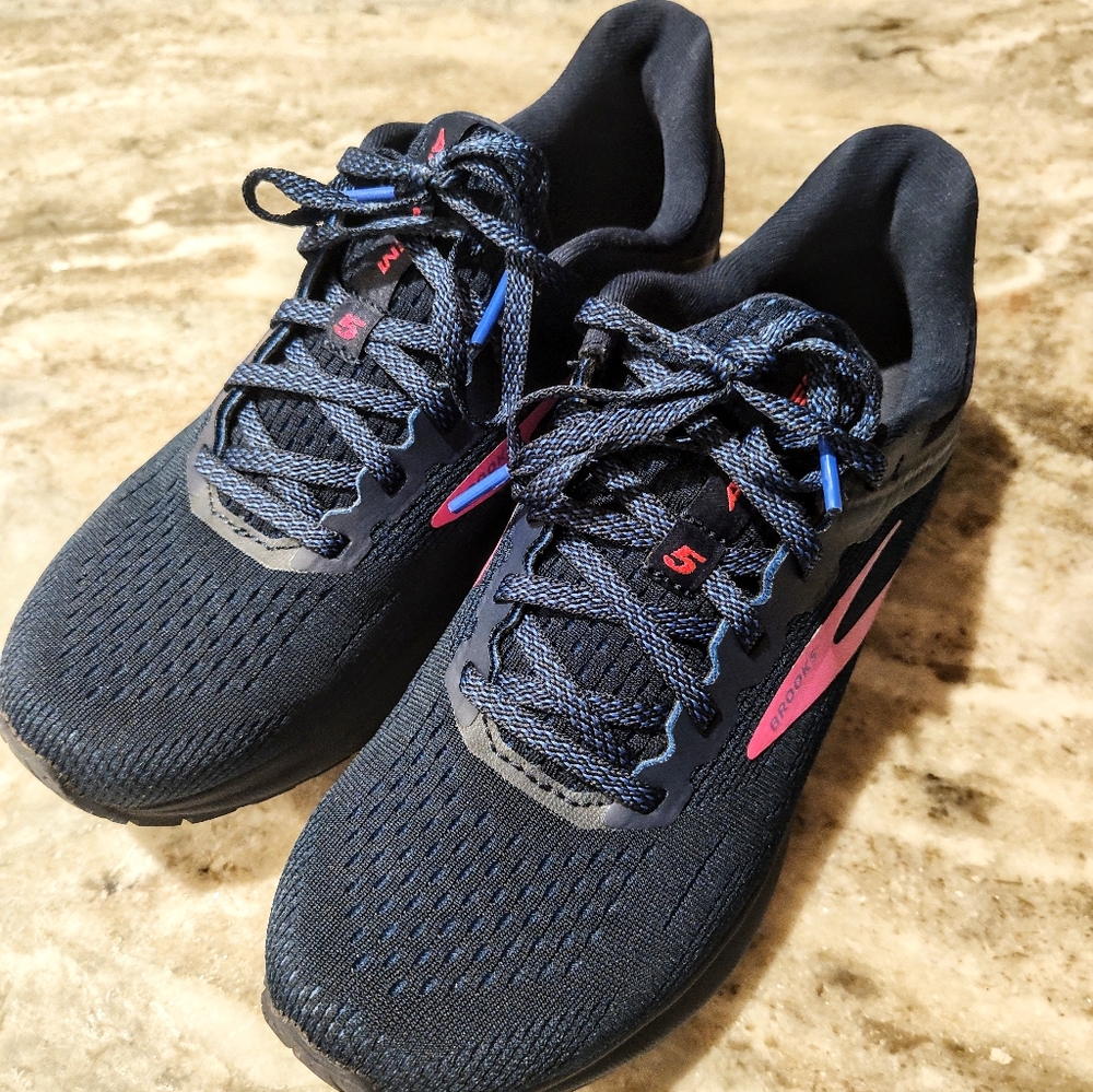 Women's Brooks sneakers